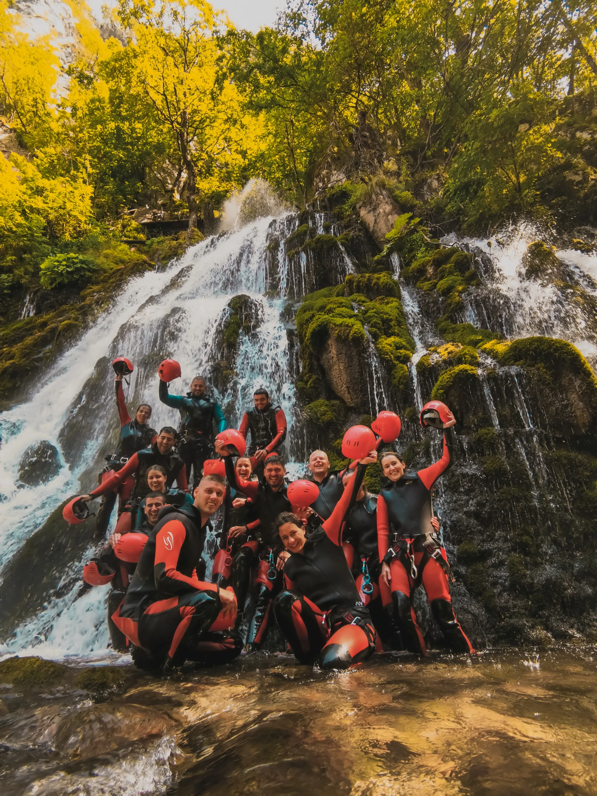 people canyoning